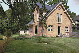 Haus_im_Sommer_2019